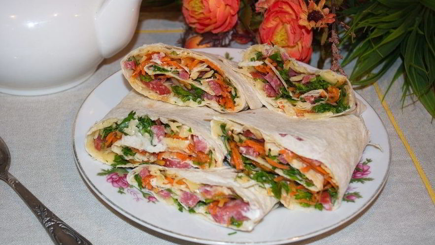 Рецепт закуски из лаваша с корейской морковкой