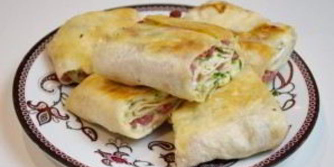 Рецепт жареного лаваша с колбасой и сыром