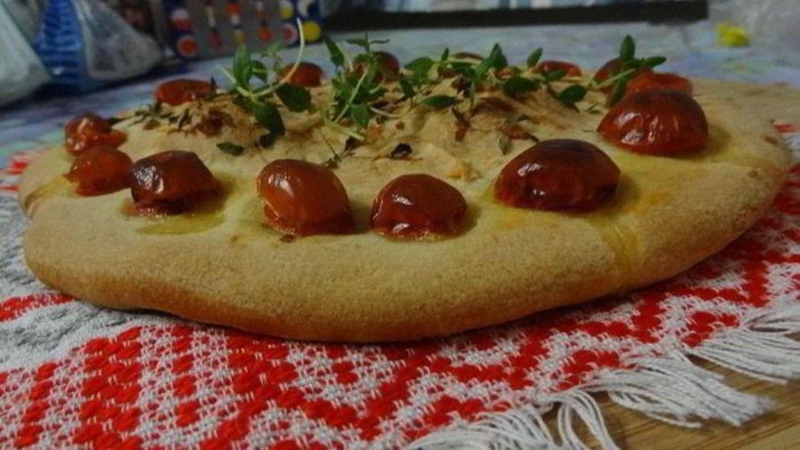 Рецепт фокаччи с пармезаном и пряными травами