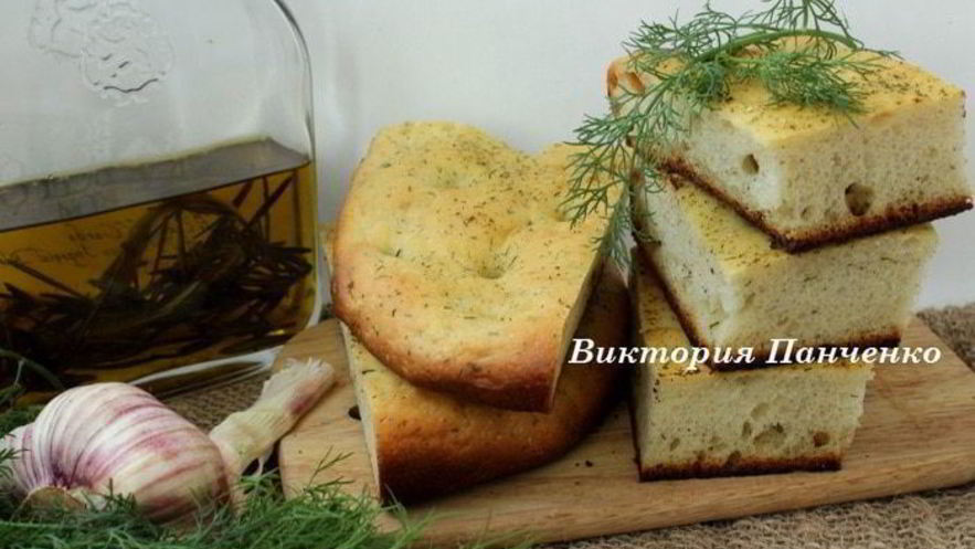 Рецепт картофельной фокаччи с печеным чесноком и укропом