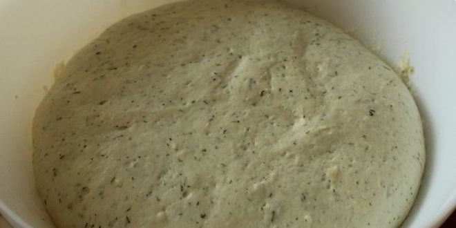 Рецепт картофельной фокаччи с печеным чесноком и укропом