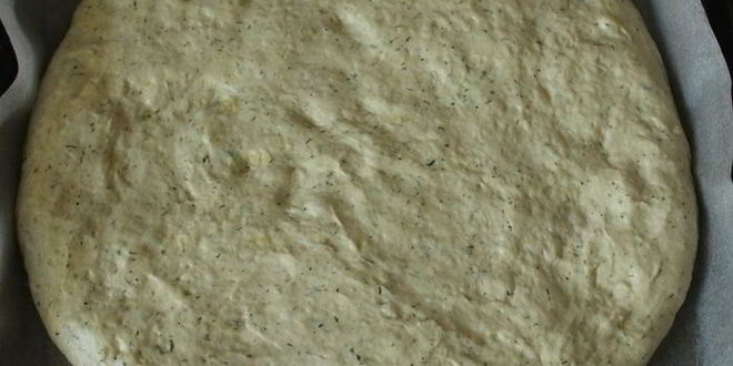 Рецепт картофельной фокаччи с печеным чесноком и укропом