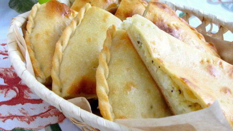 Рецепт лепешки с моцареллой, фетой и орегано