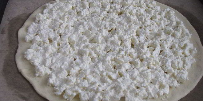 Рецепт лепешки с моцареллой, фетой и орегано