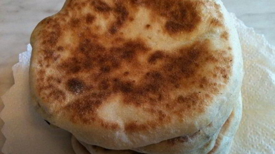 Рецепт лепешек с творожно-сырной начинкой