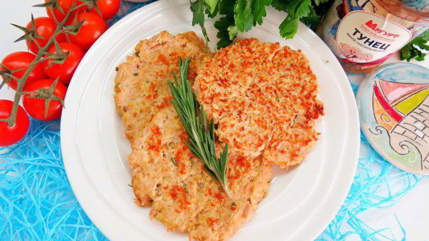 Рецепт творожно-овсяных лепешки с тунцом