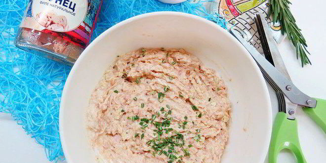 Рецепт творожно-овсяных лепешки с тунцом