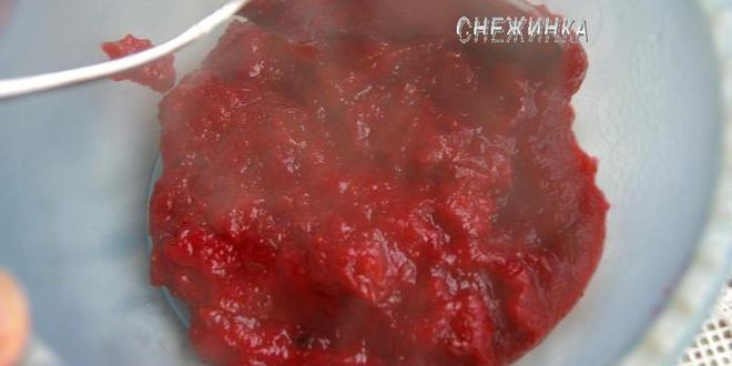 Рецепт клюквенно-ежевичных маффины с фундуком