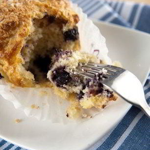 Рецепт Кукурузных маффинов с черникой