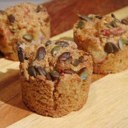 Рецепт Маффинов из полбяной муки с яблоком, морковью и тыквенными семечками