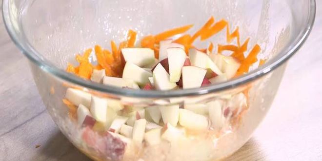 Рецепт маффинов из полбяной муки с яблоком, морковью и тыквенными семечками