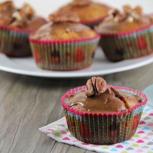 Рецепт Маффинов с абрикосами, орехами пекан и коричной помадкой