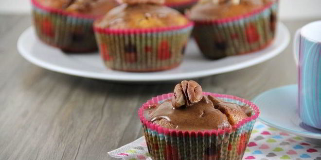 Рецепт маффинов с абрикосами, орехами пекан и коричной помадкой