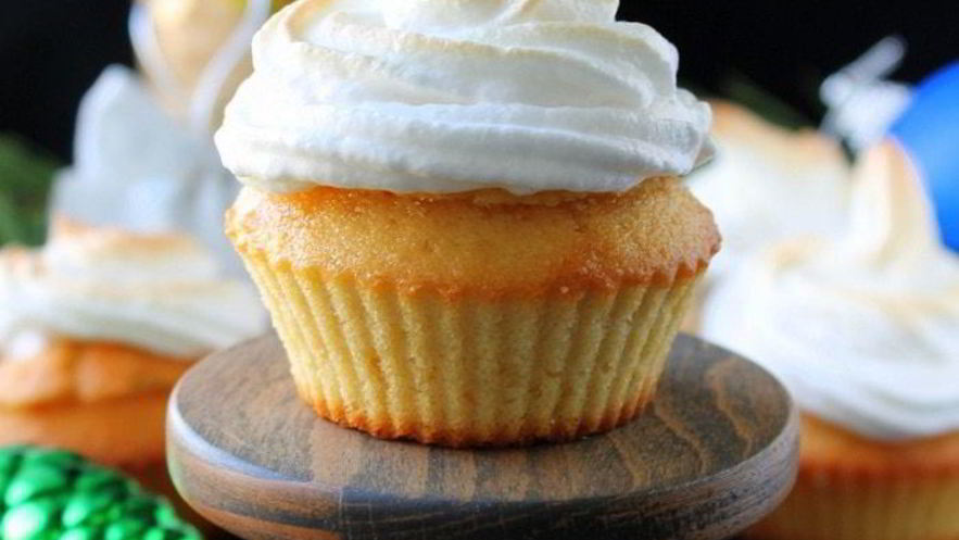 Рецепт маффинов с лимонным курдом и меренгой