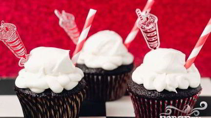 Рецепт Маффинов с пивом рутбир и ванильным кремом