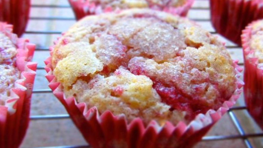 Рецепт малиновых веганских маффинов