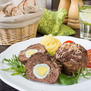 Рецепт Мясных маффинов с перепелиным яйцом