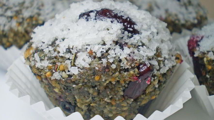 Рецепт ореховых маффинов с ягодами