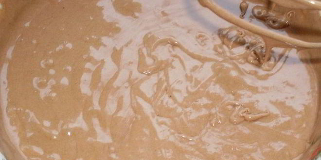 Рецепт шоколадных маффинов с конфитюром из смородины