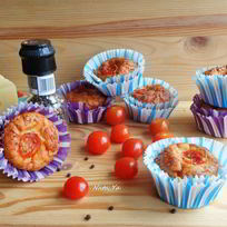 Сырные маффины с помидорами черри
