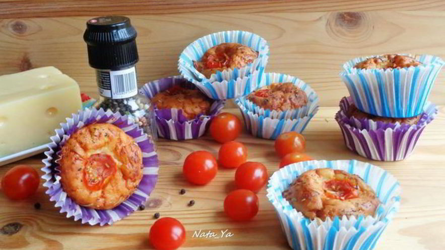 Рецепт сырных маффинов с помидорами черри