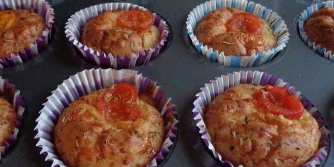 Рецепт сырных маффинов с помидорами черри