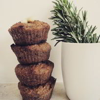 Рецепт Цельнозерновых маффинов с изюмом и грецкими орехами без сахара и без яиц