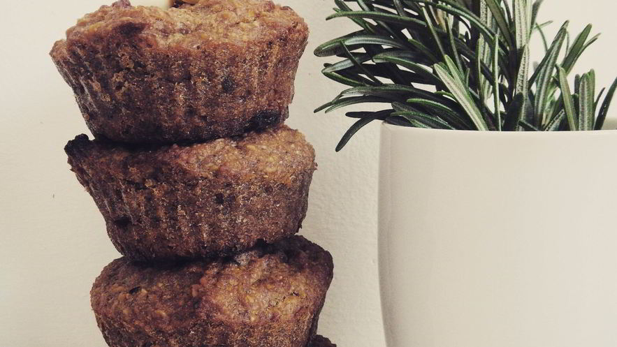 Рецепт цельнозерновых маффинов с изюмом и грецкими орехами без сахара и без яиц