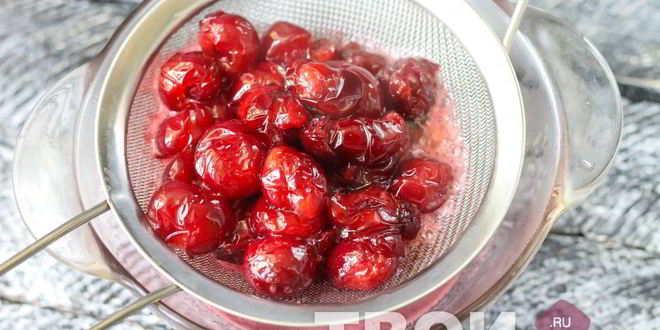 Рецепт манника с вишней