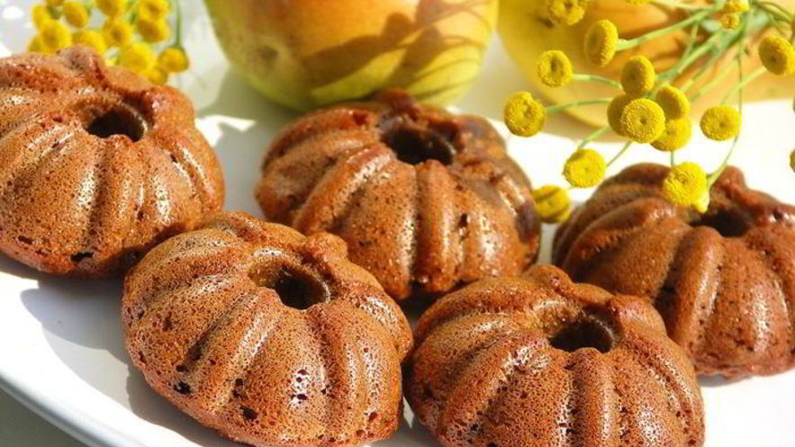 Рецепт ржаных манников с грушами и яблоками