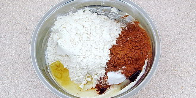 Рецепт шоколадного манника на сметане