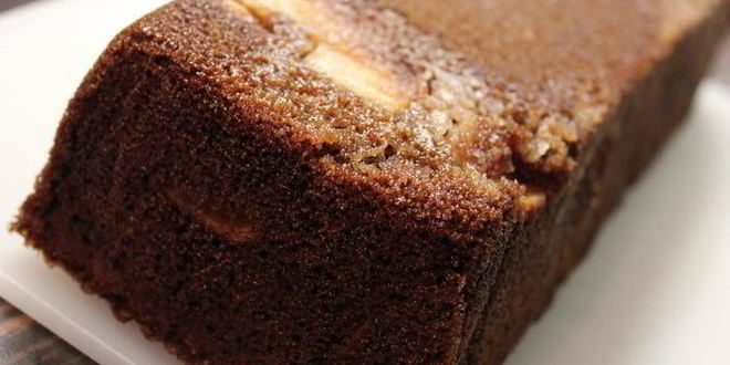 Рецепт шоколадного манника с карамельными яблоками