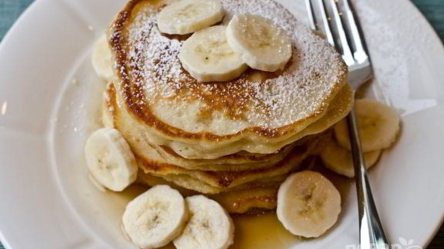 Рецепт банановых оладий на молоке