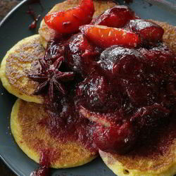 Рецепт Кукурузных оладушек со сливами