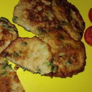 Рецепт Мясных оладий с зеленым луком