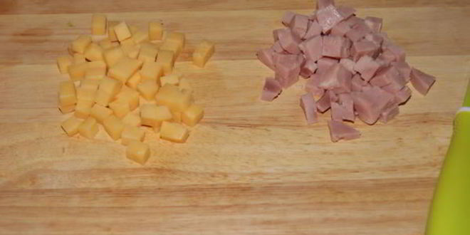 Рецепт оладушек с ветчиной и сыром