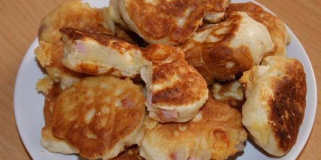 Рецепт оладушек с ветчиной и сыром