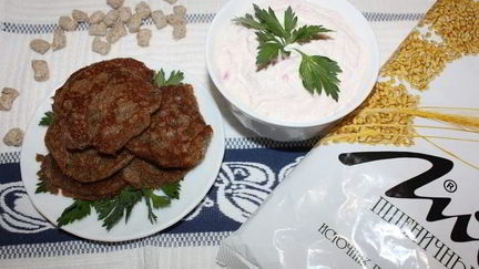 Рецепт Оладий из отрубей с зеленью и творожной икрой