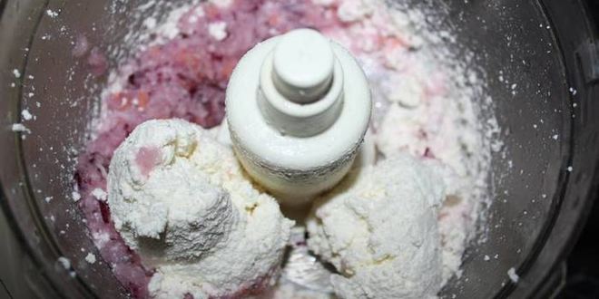 Рецепт оладий из отрубей с зеленью и творожной икрой