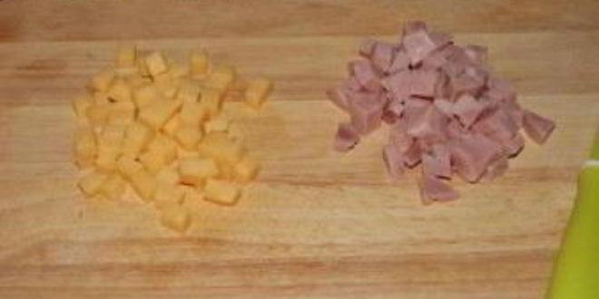 Рецепт оладий с ветчиной и сыром