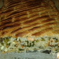 Быстрый рассыпчатый пирог из слоеного теста