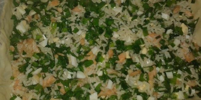 Рецепт быстрого рассыпчатого пирога из слоеного теста