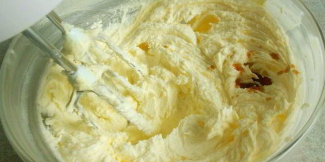 Рецепт квадратного кекса с белым шоколадом и ягодами