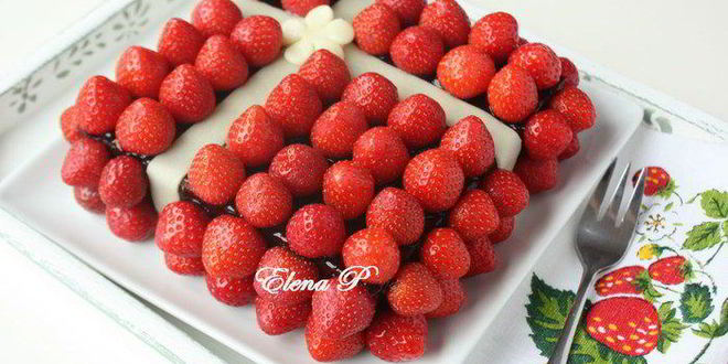 Рецепт квадратного кекса с белым шоколадом и ягодами