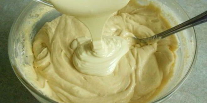 Рецепт квадратного кекса с белым шоколадом и ягодами