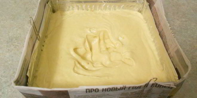 Рецепт квадратного кекса с белым шоколадом и ягодами