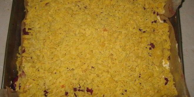 Рецепт пирога с малиной под белковым пудингом