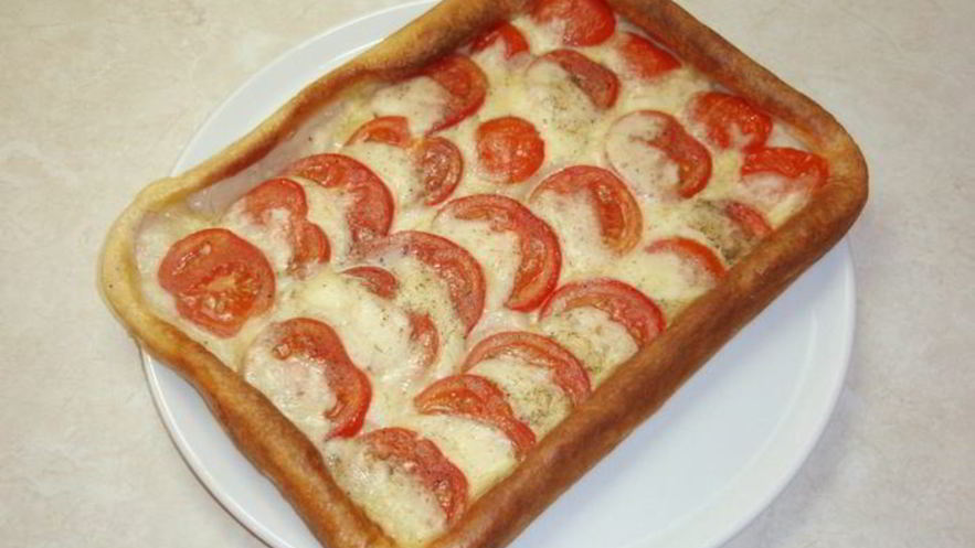 Рецепт пирога с помидорами и моцареллой