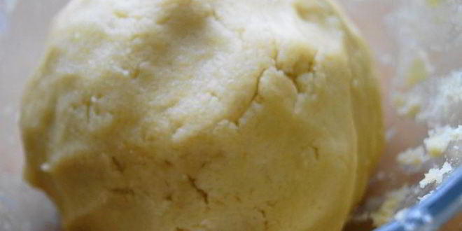 Рецепт пирога со сливами и творожной заливкой