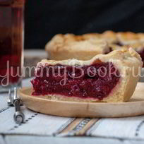 Пироги с вишней